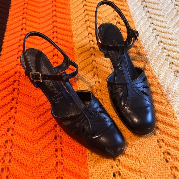 Naturalizer T-strap Black Heels - Picture 11 of 16